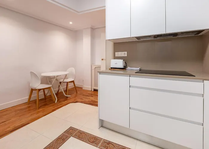 Carilo Zurriola By Beauty 圣塞瓦斯蒂安