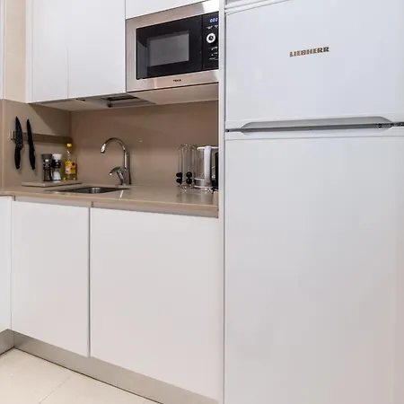 Carilo Zurriola By Beauty San Sebastián